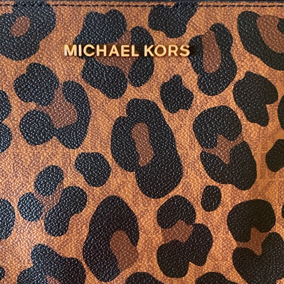 Michael Kors Wristlet - Picture 8 of 15